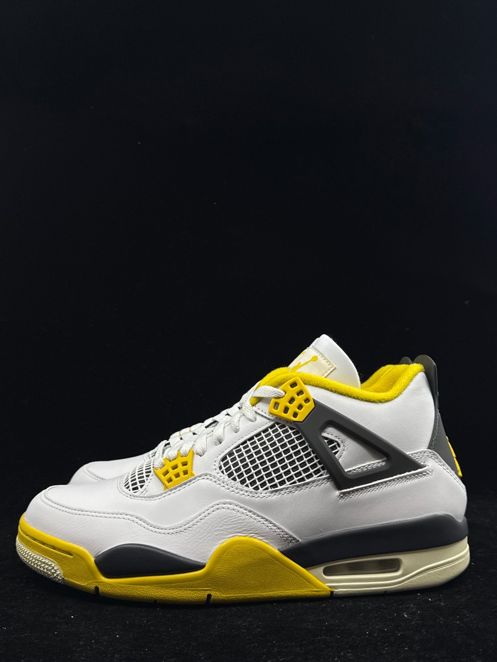 AJ 4 (W) - VIVID SULFUR