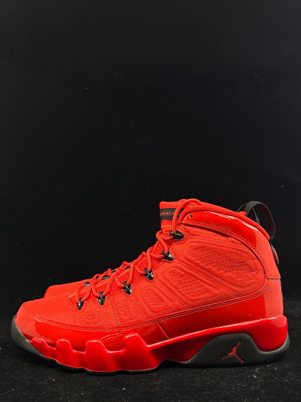 AJ 9 - CHILE RED