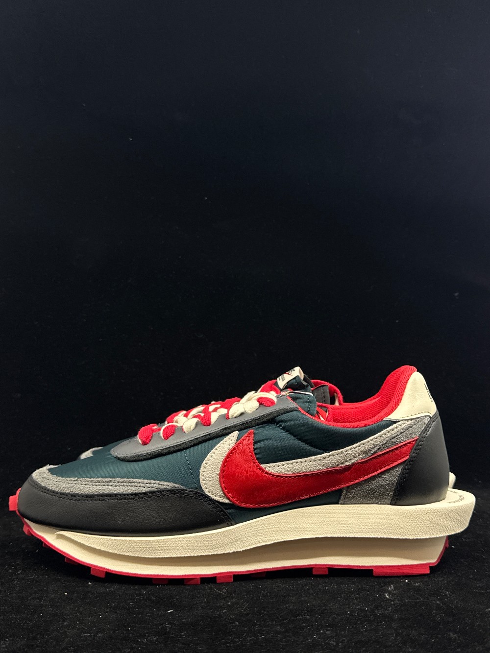 NIKE X SACAI X UNDERCOVER - MIDNIGHT SPRUCE UNIVERSITY RED