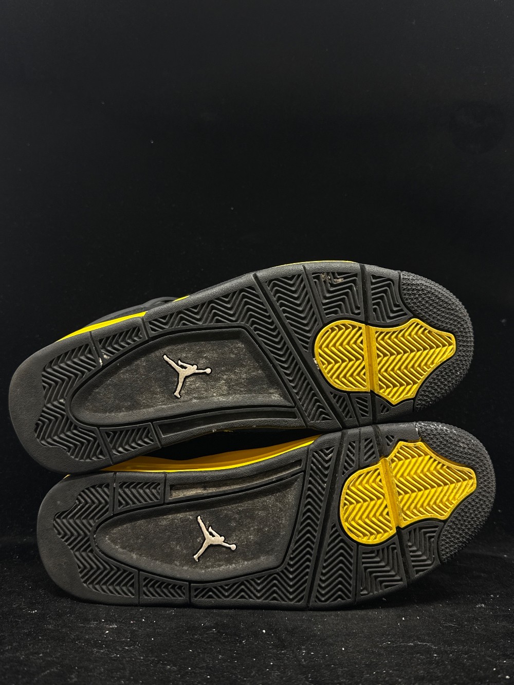 *USED* AJ 4 - THUNDER (2023)