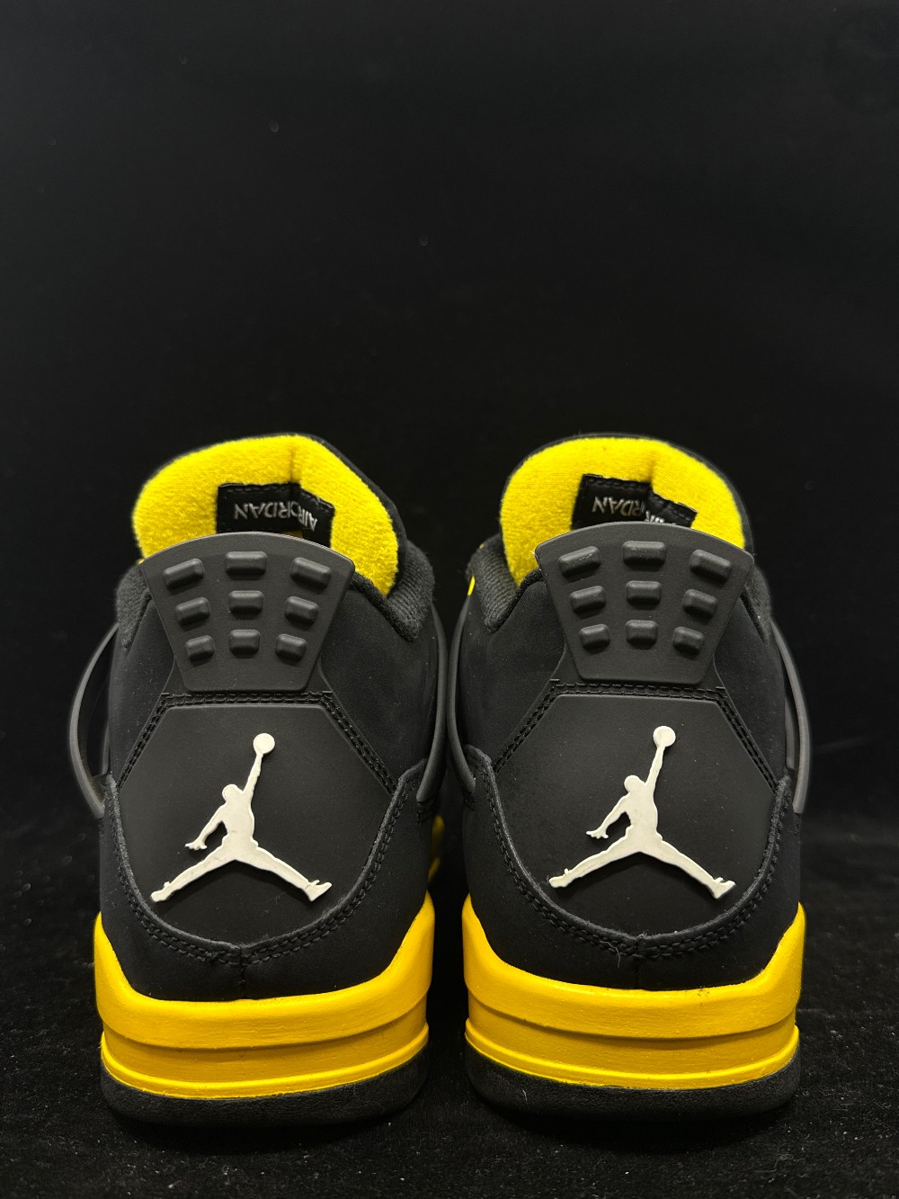 *USED* AJ 4 - THUNDER (2023)