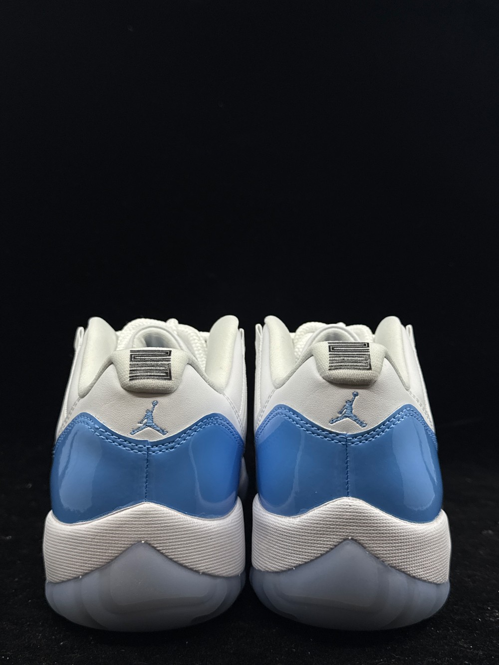 AJ 11 LOW - UNIVERSITY BLUE (2026)