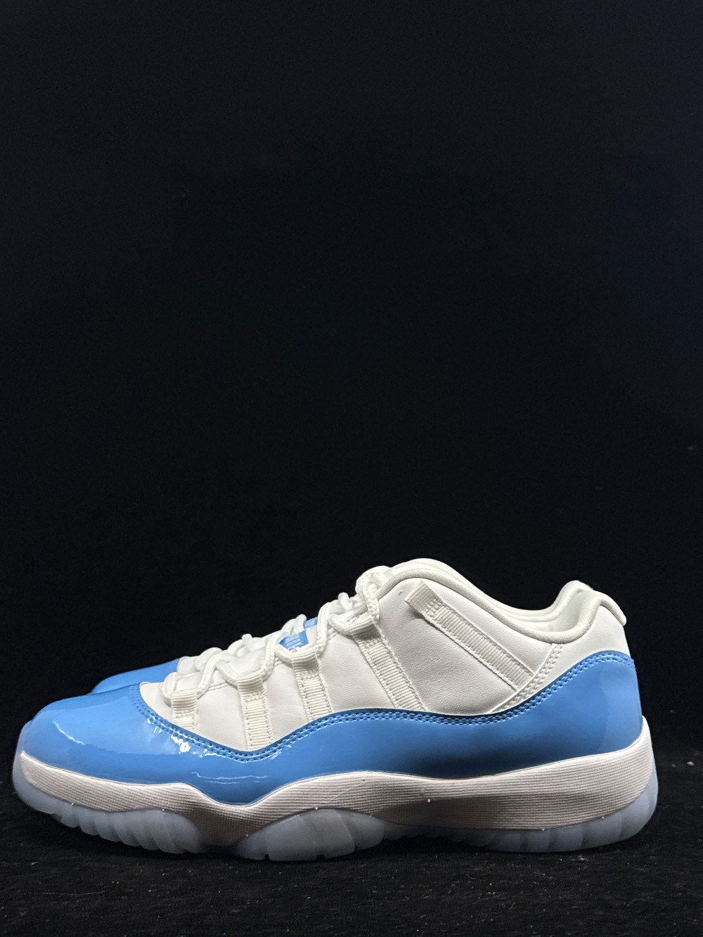 AJ 11 LOW - UNIVERSITY BLUE (2026)