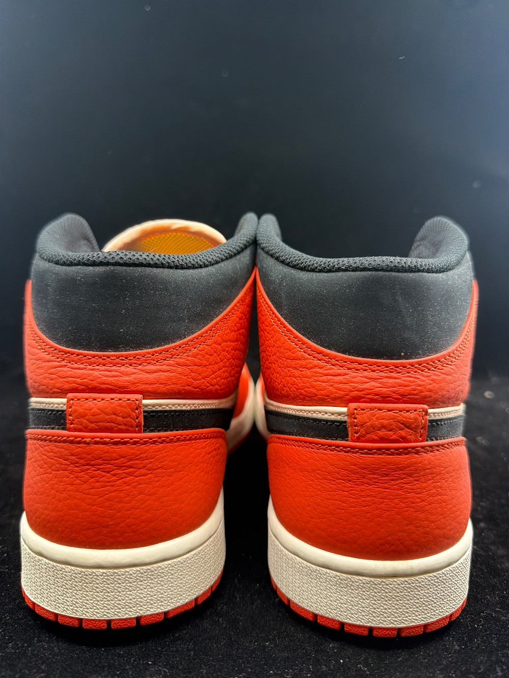*USED* AJ 1 MID - TEAM ORANGE BLACK