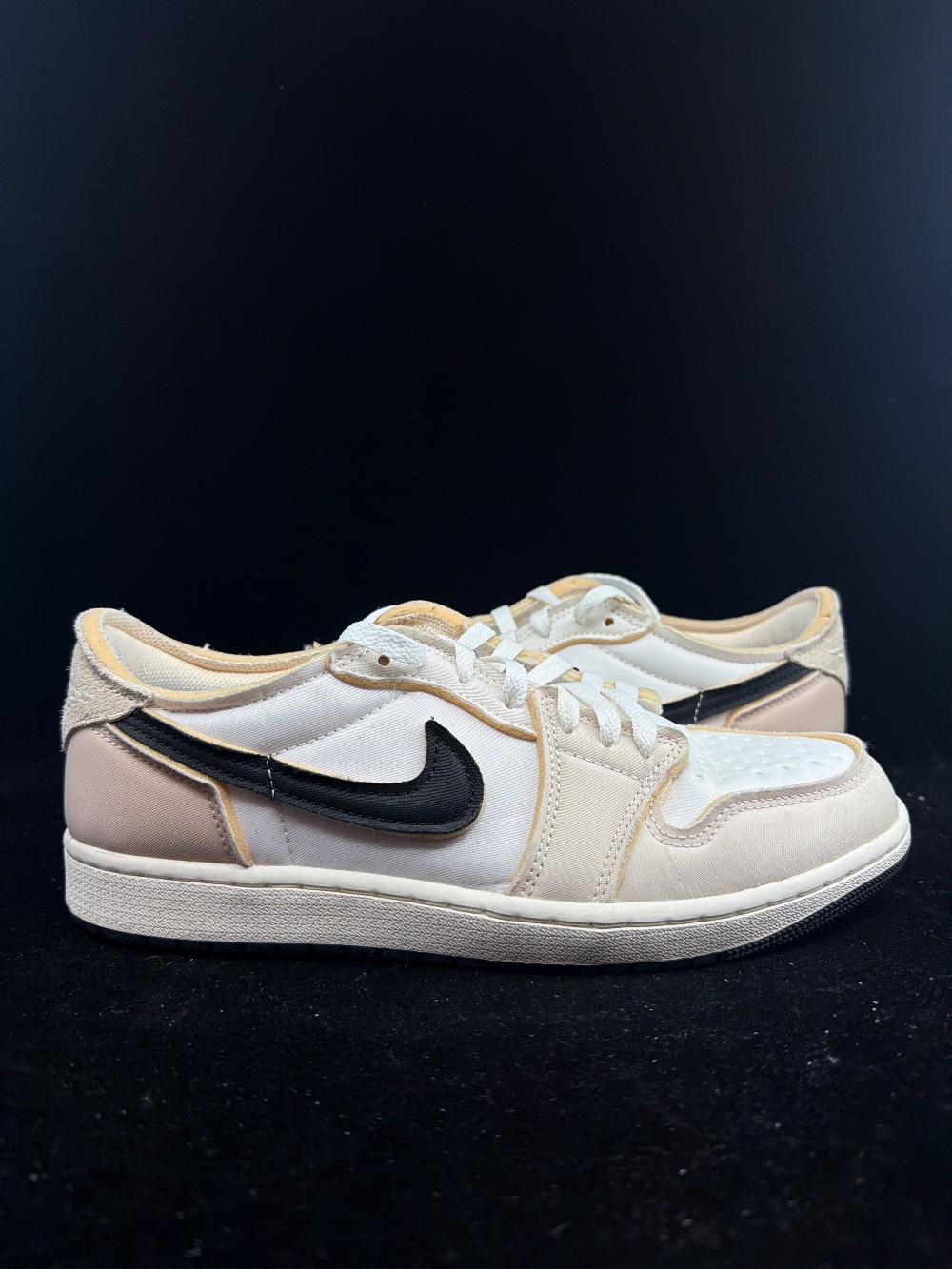 *USED* AJ 1 LOW OG - COCONUT MILK