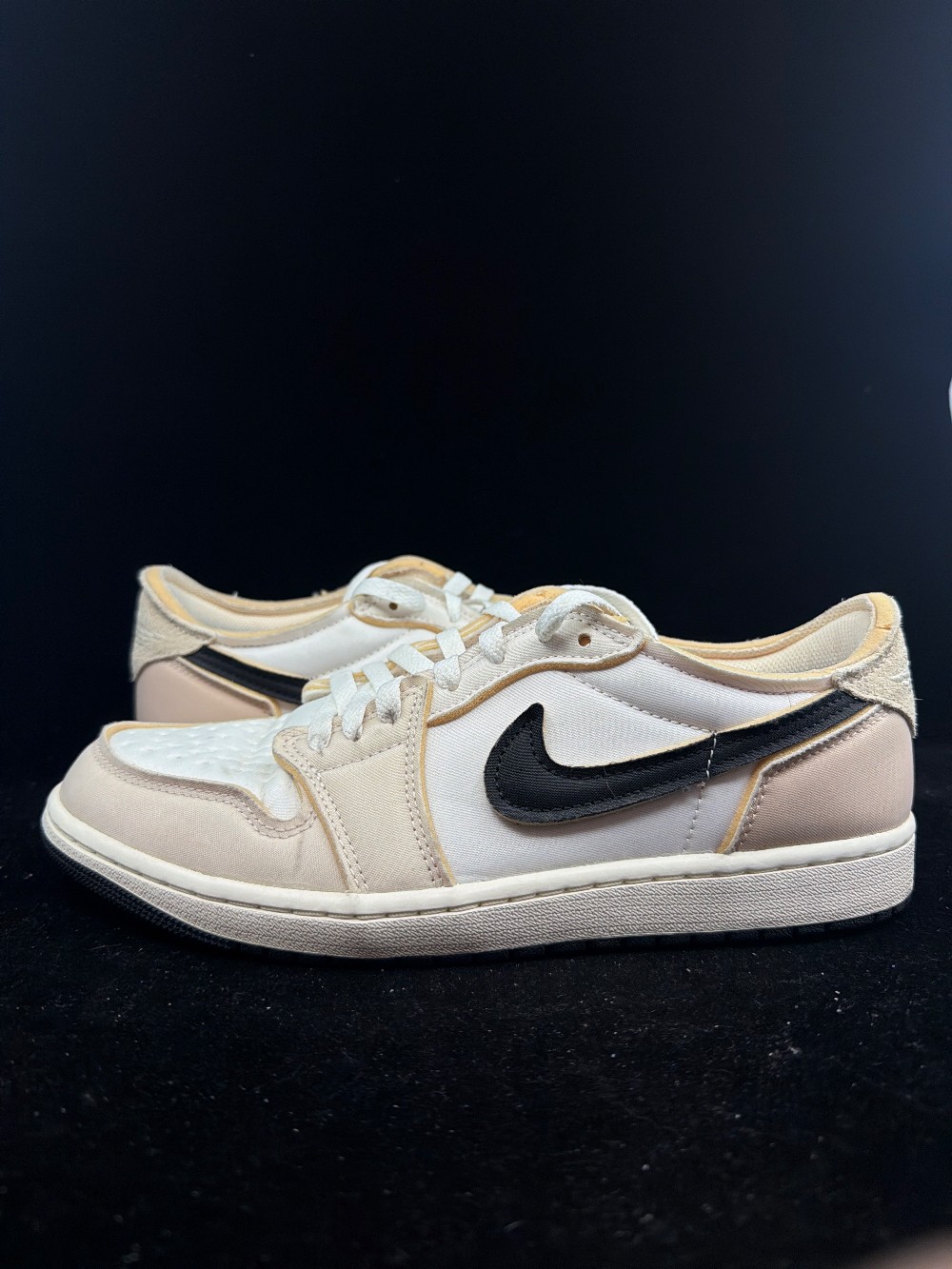 *USED* AJ 1 LOW OG - COCONUT MILK