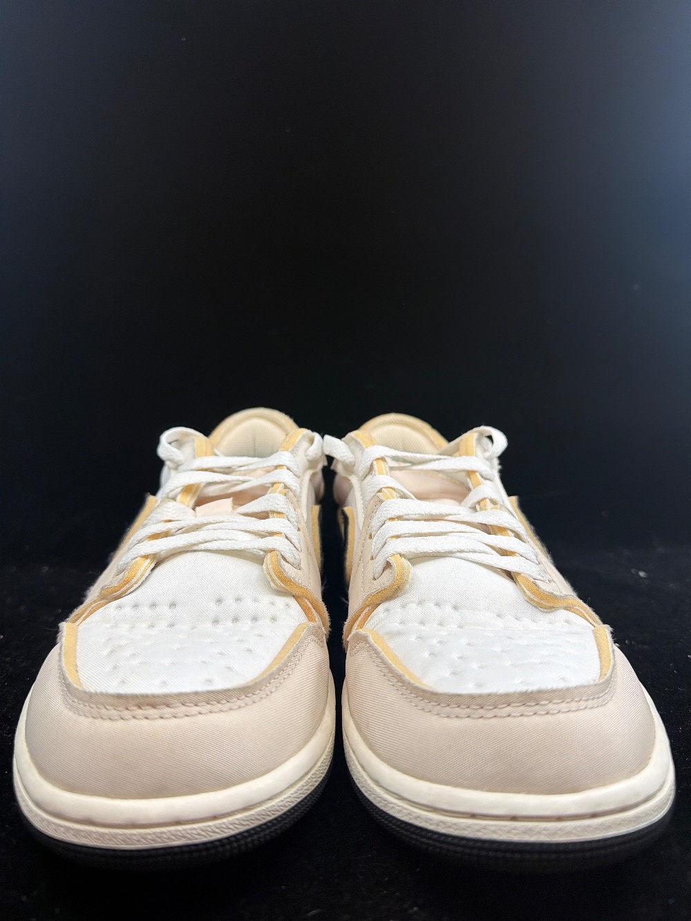 *USED* AJ 1 LOW OG - COCONUT MILK