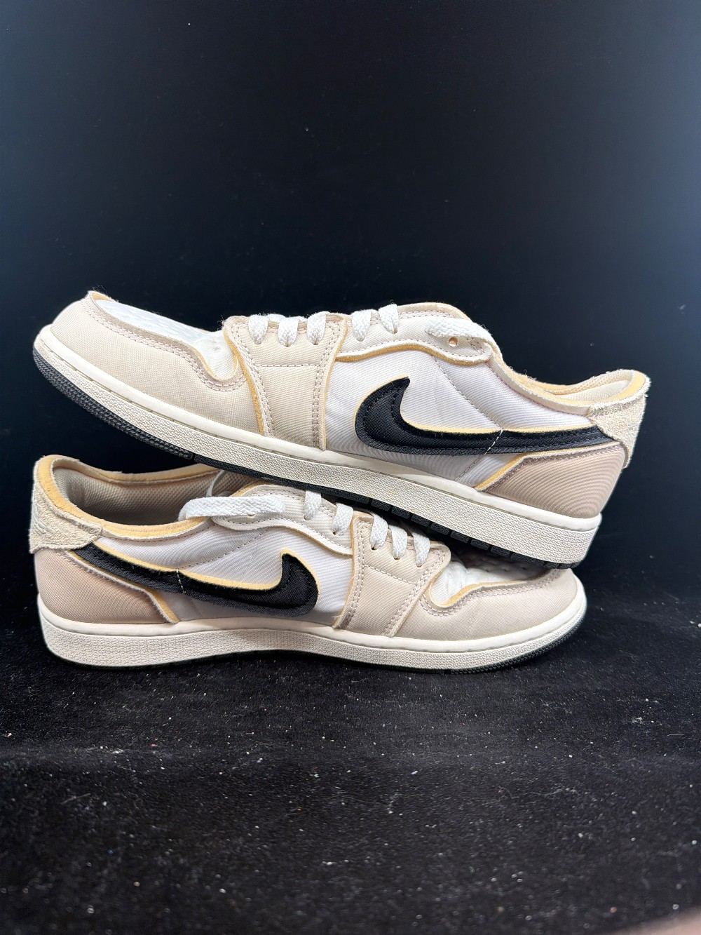 *USED* AJ 1 LOW OG - COCONUT MILK