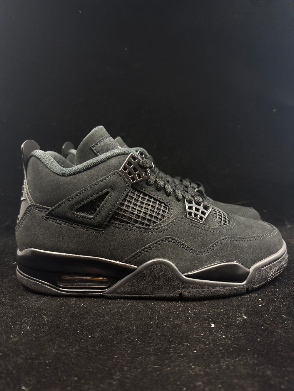 AJ 4 - BLACK CAT (2025)