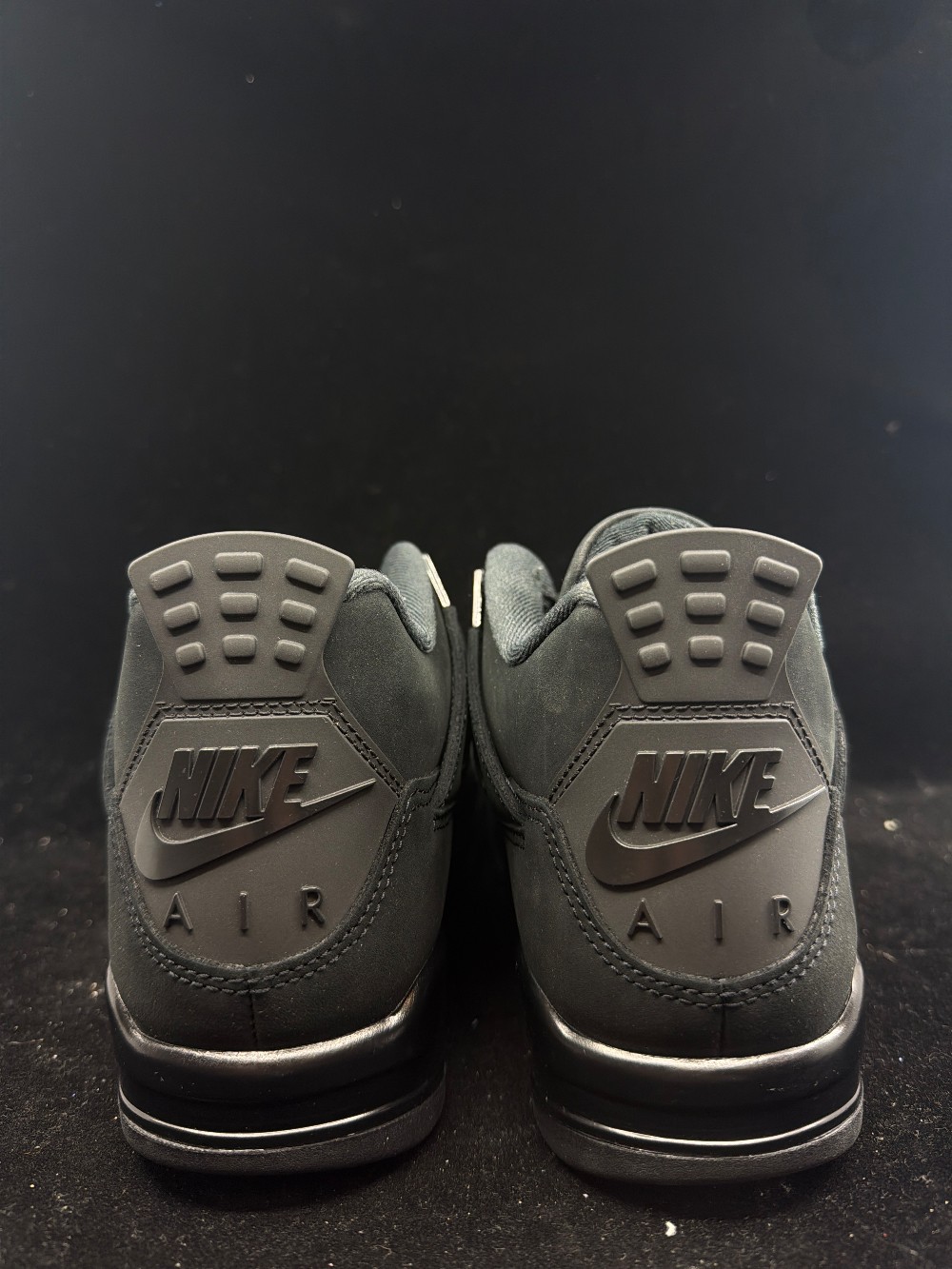 AJ 4 - BLACK CAT (2025)