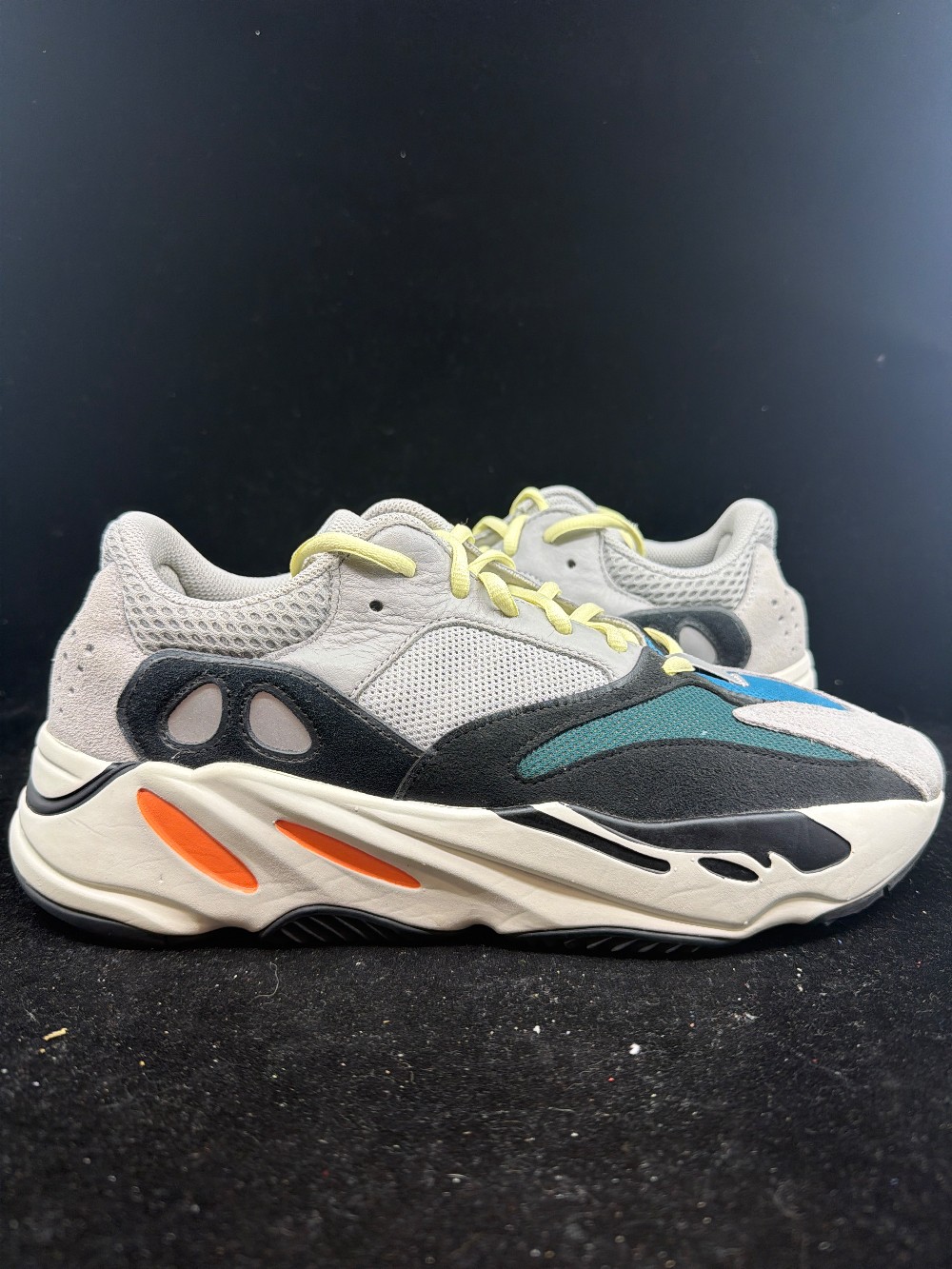 *USED/REP BOX* YEEZY BOOST 700 - WAVE RUNNER