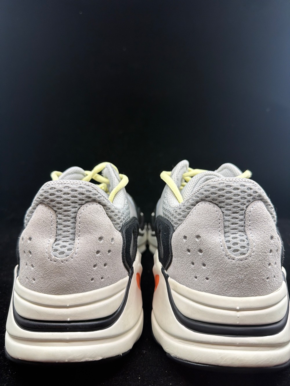 *USED/REP BOX* YEEZY BOOST 700 - WAVE RUNNER