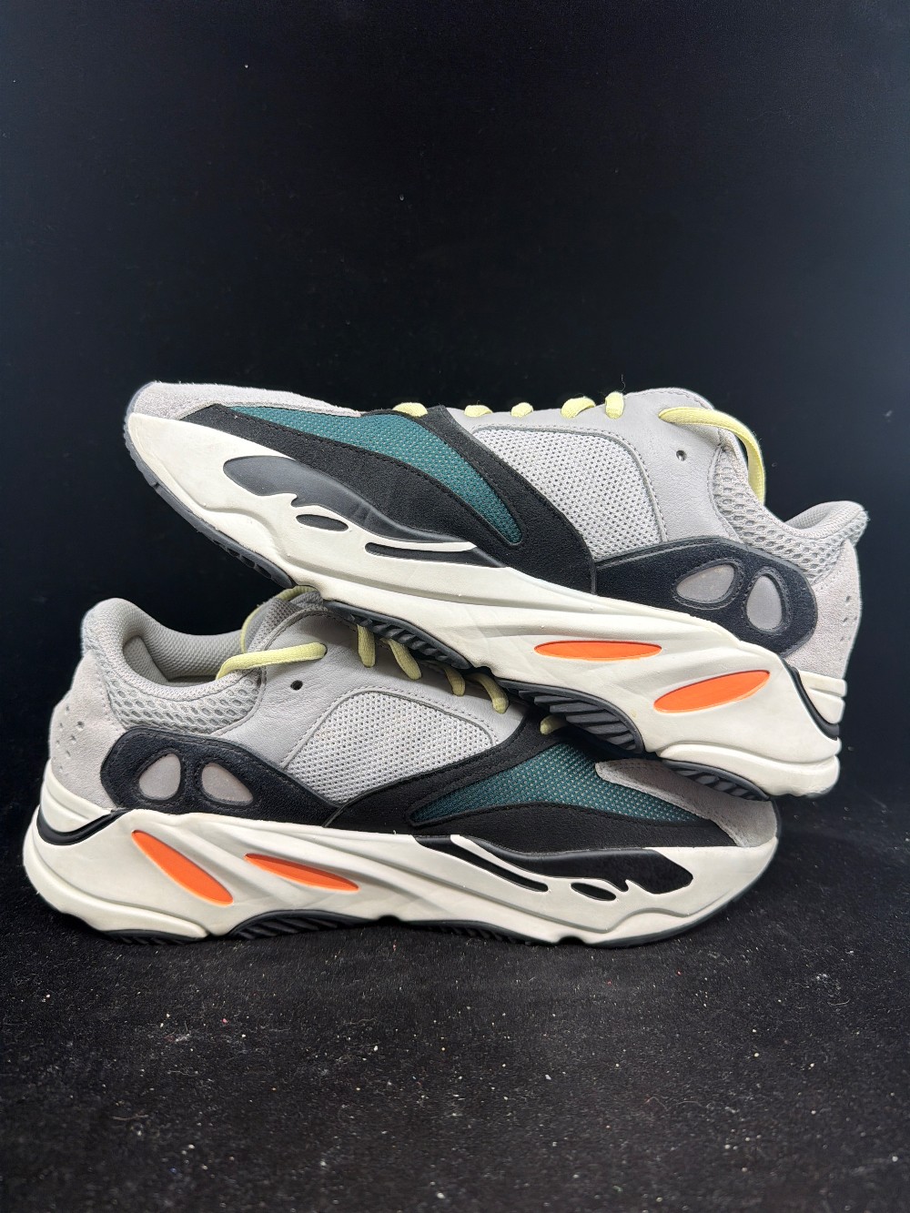 *USED/REP BOX* YEEZY BOOST 700 - WAVE RUNNER