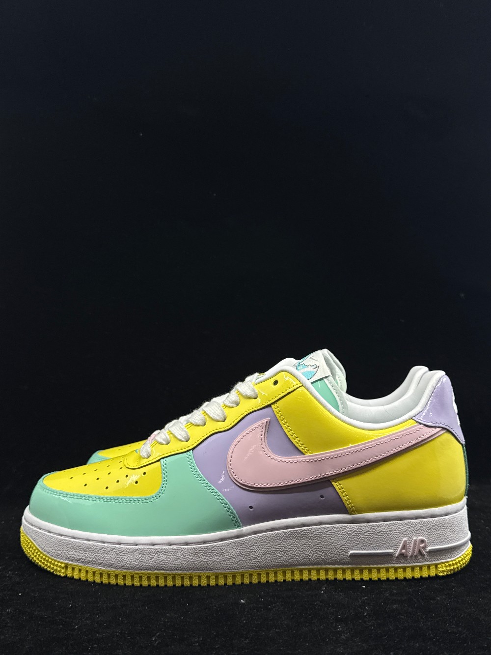 NIKE AIR FORCE 1 LOW - EASTER (2026)