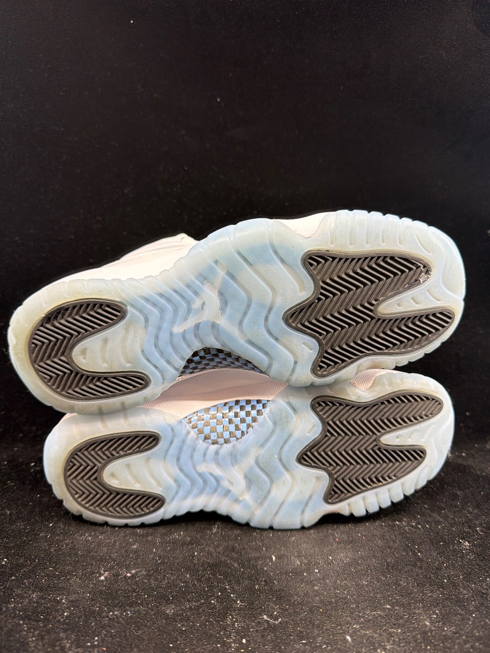 *USED* AJ 11 (GS) - LEGEND BLUE (2024)