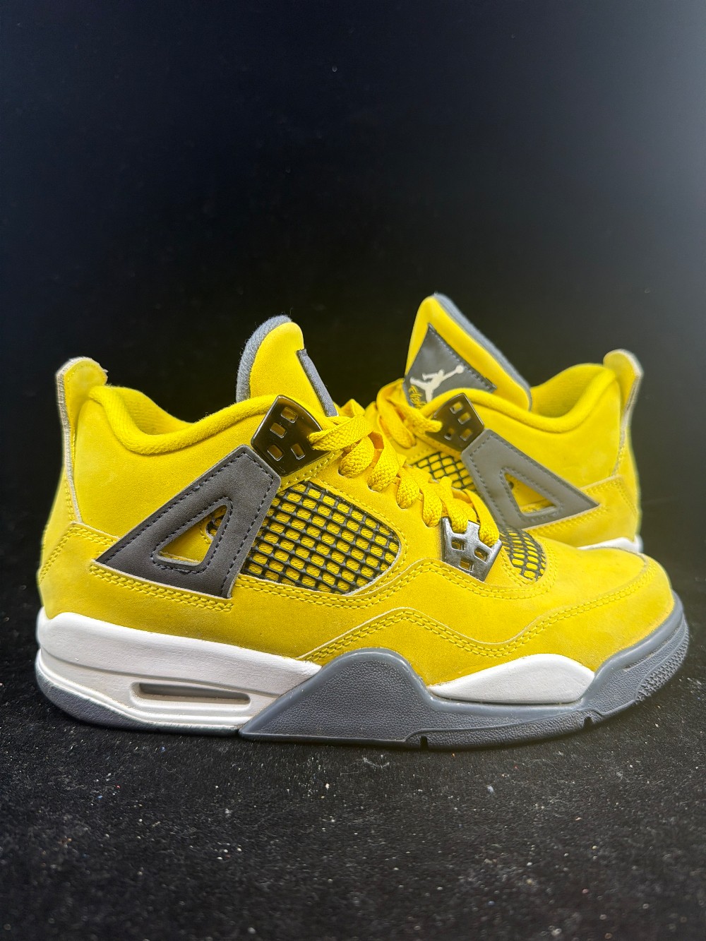 *USED* AJ 4 (GS) - LIGHTNING (2021)