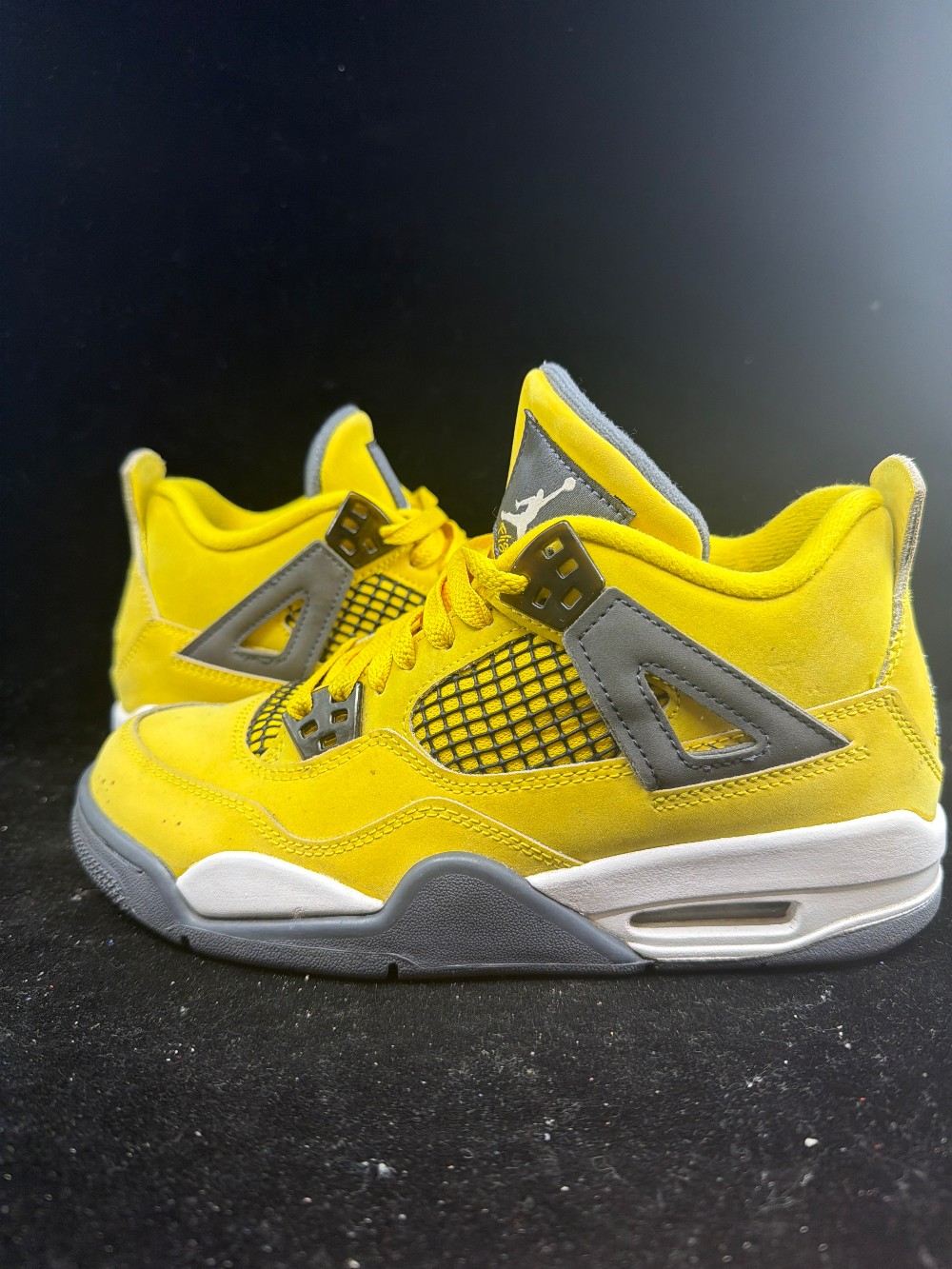 *USED* AJ 4 (GS) - LIGHTNING (2021)