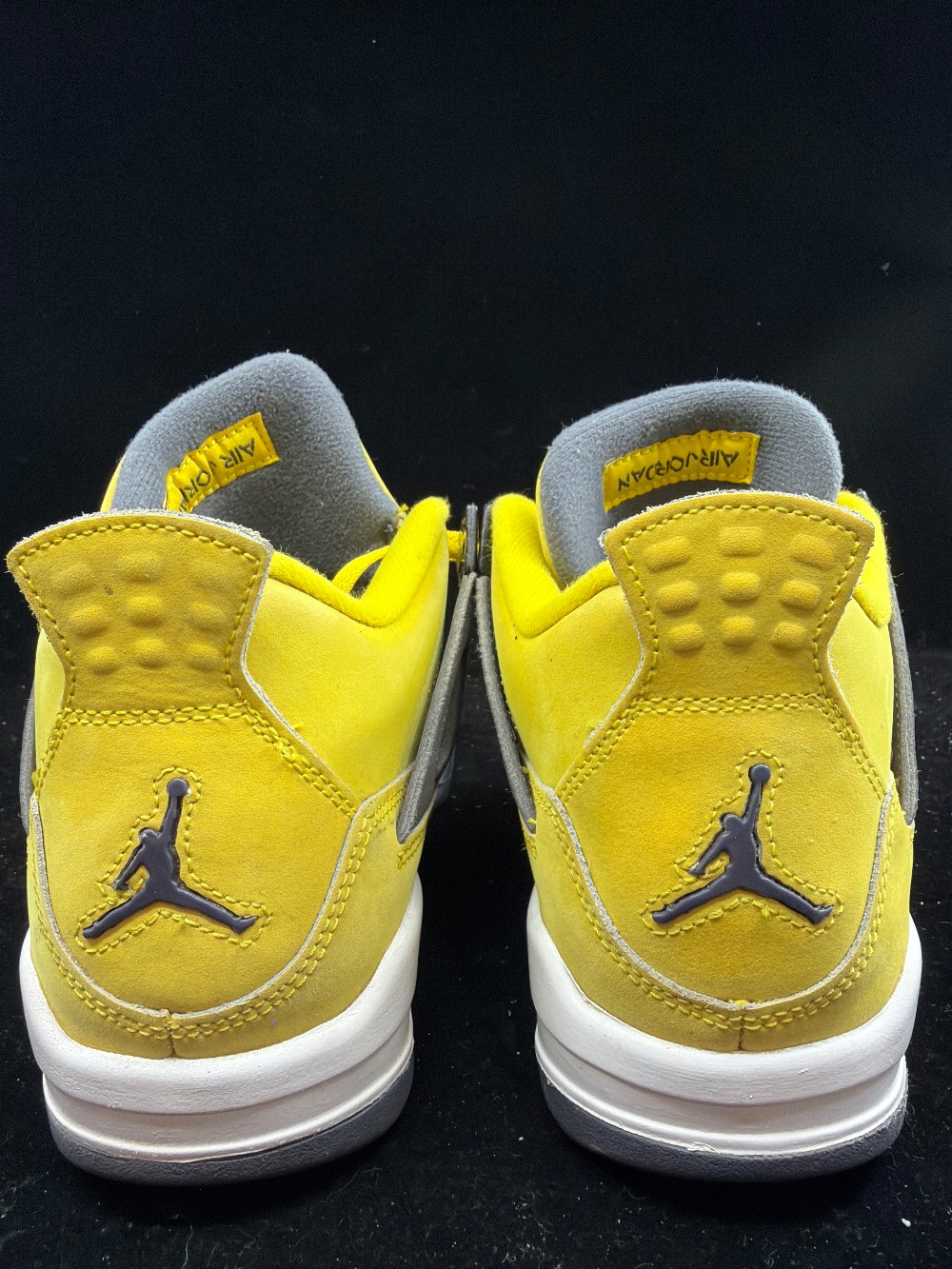 *USED* AJ 4 (GS) - LIGHTNING (2021)