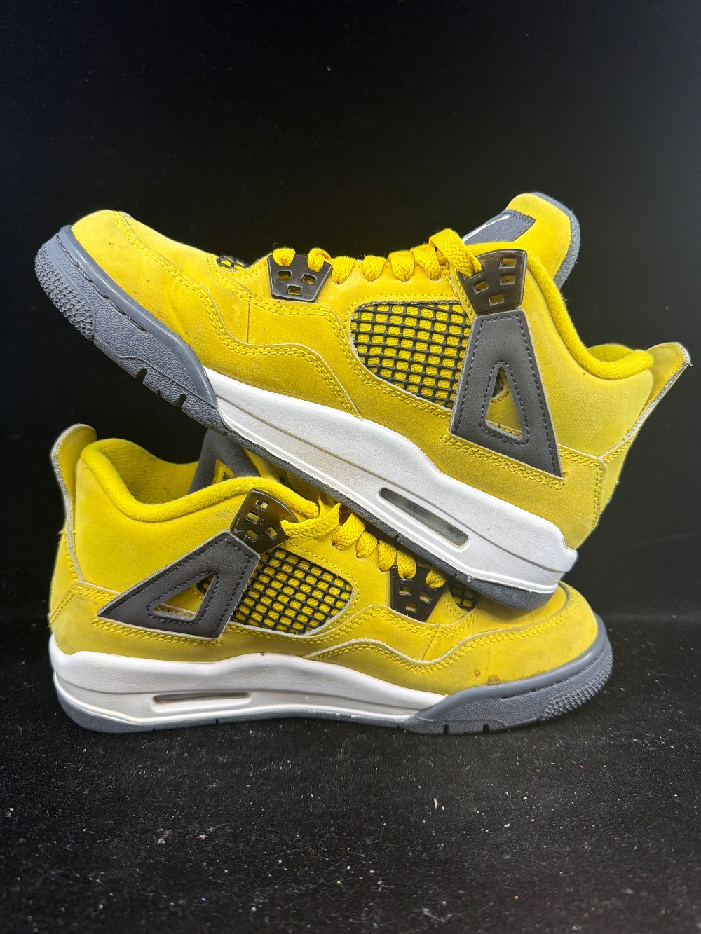 *USED* AJ 4 (GS) - LIGHTNING (2021)