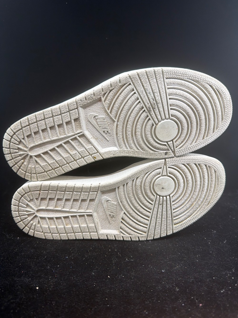 *USED/NO BOX* AJ 1 - CYBER MONDAY (2015)