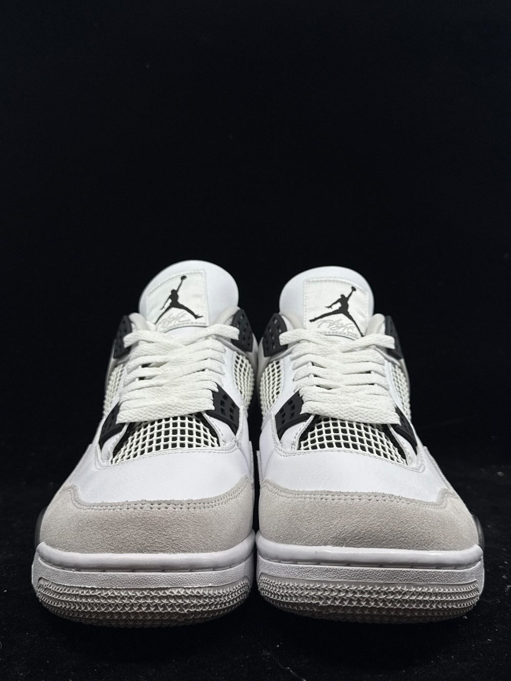 AJ 4 - MILITARY BLACK