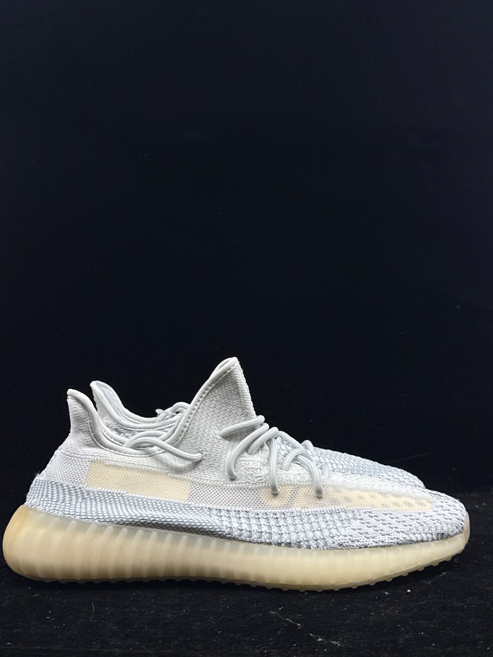 YEEZY 350 BOOST V2 - CLOUD WHITE (NON-REFLECTIVE)