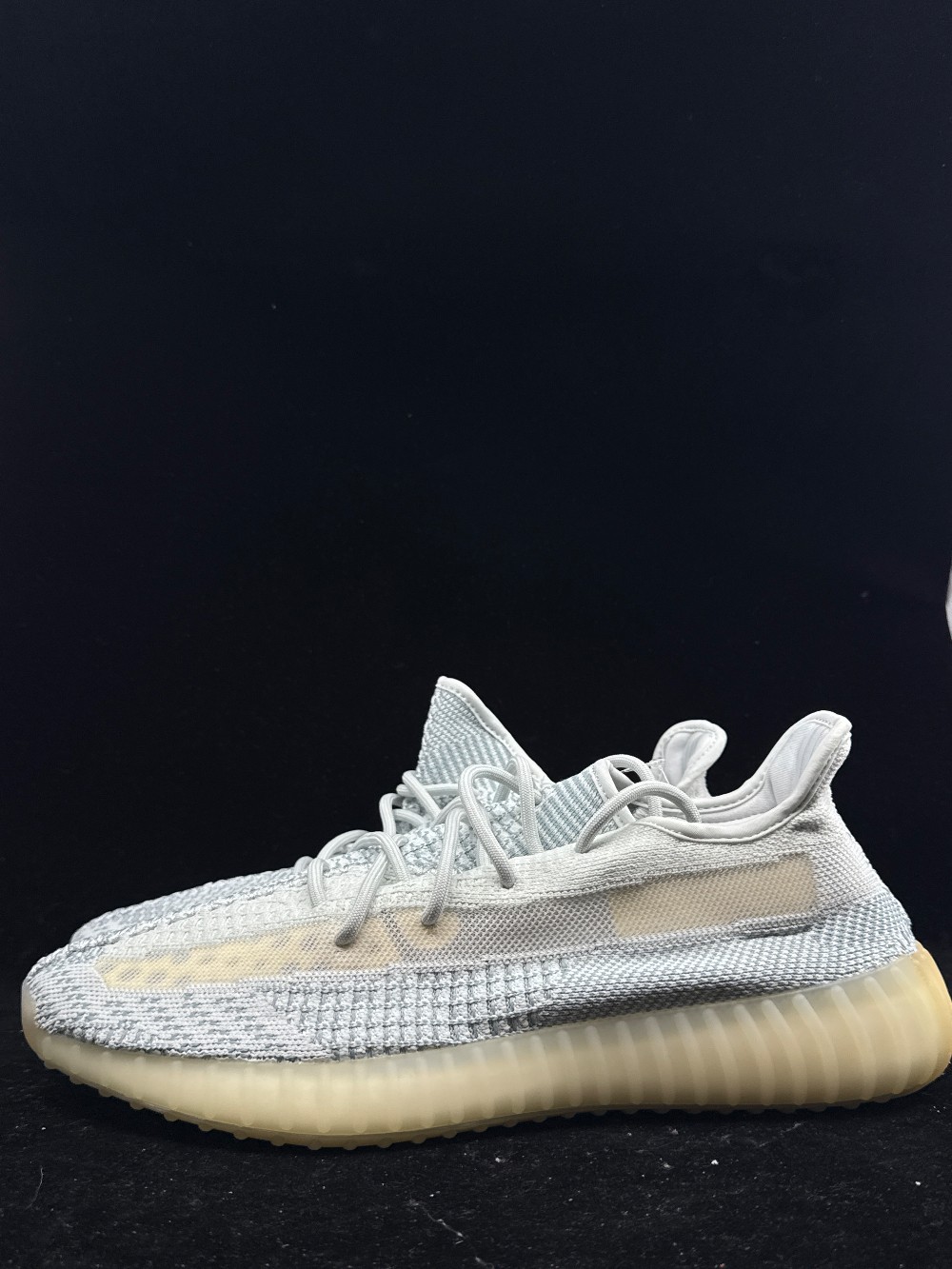 YEEZY 350 BOOST V2 - CLOUD WHITE (NON-REFLECTIVE)