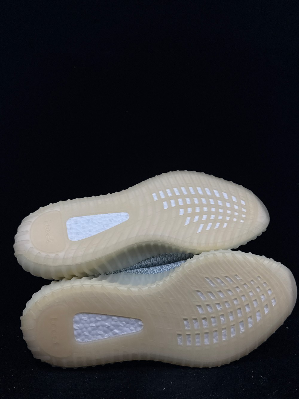 YEEZY 350 BOOST V2 - CLOUD WHITE (NON-REFLECTIVE)