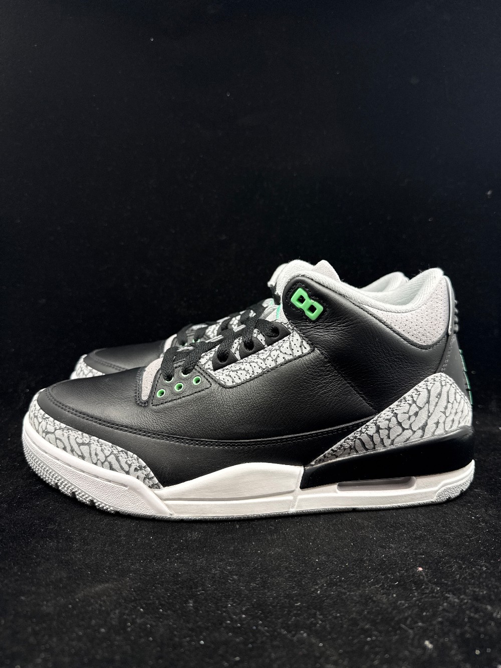 AJ 3 - GREEN GLOW
