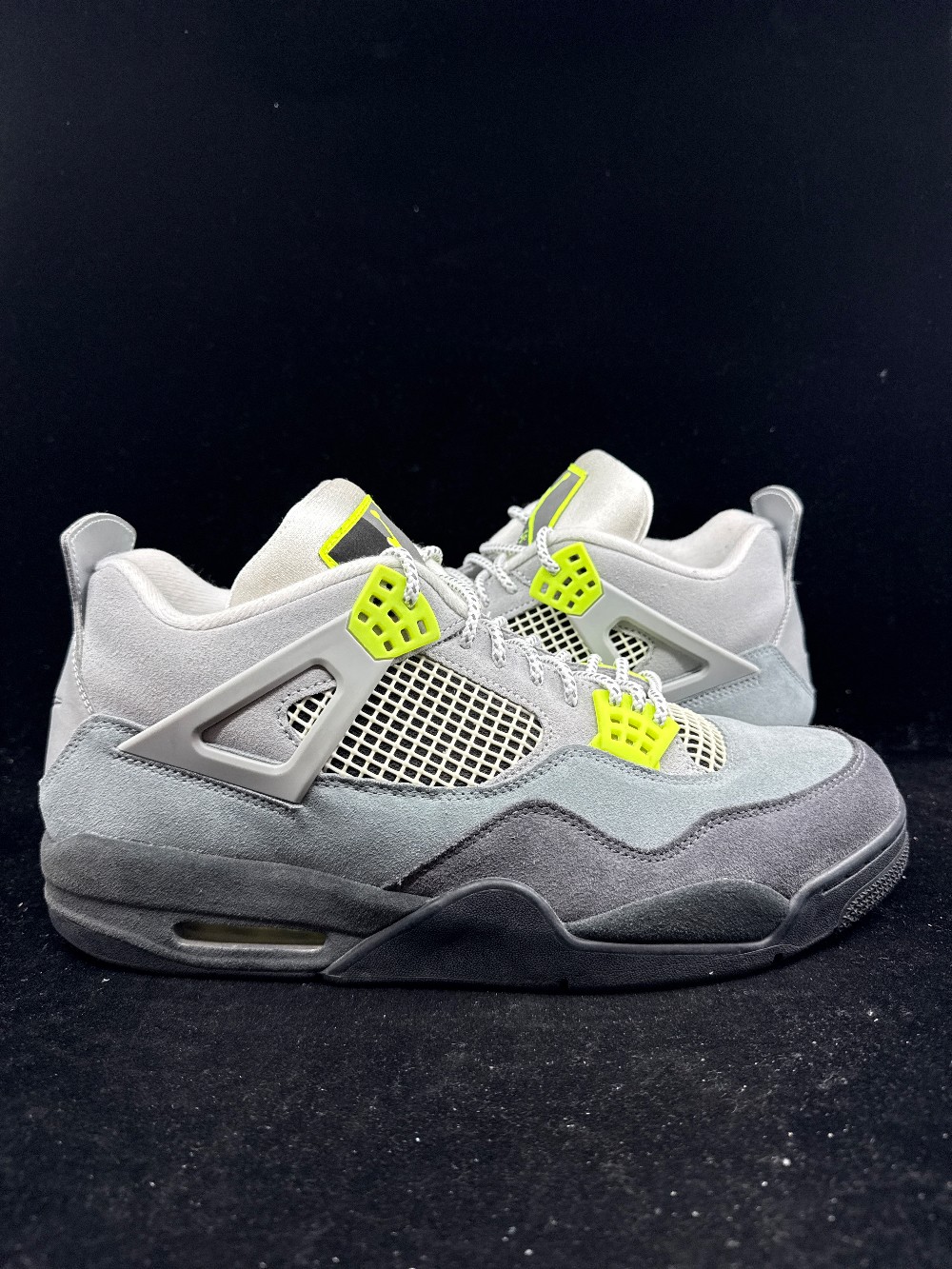 *USED* AJ 4 SE - 95 NEON