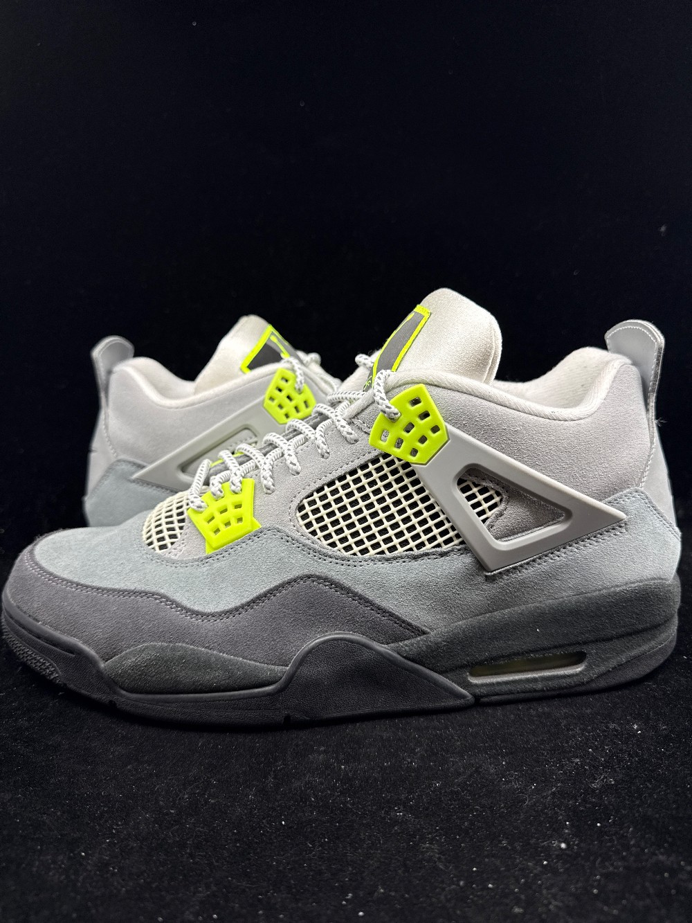 *USED* AJ 4 SE - 95 NEON