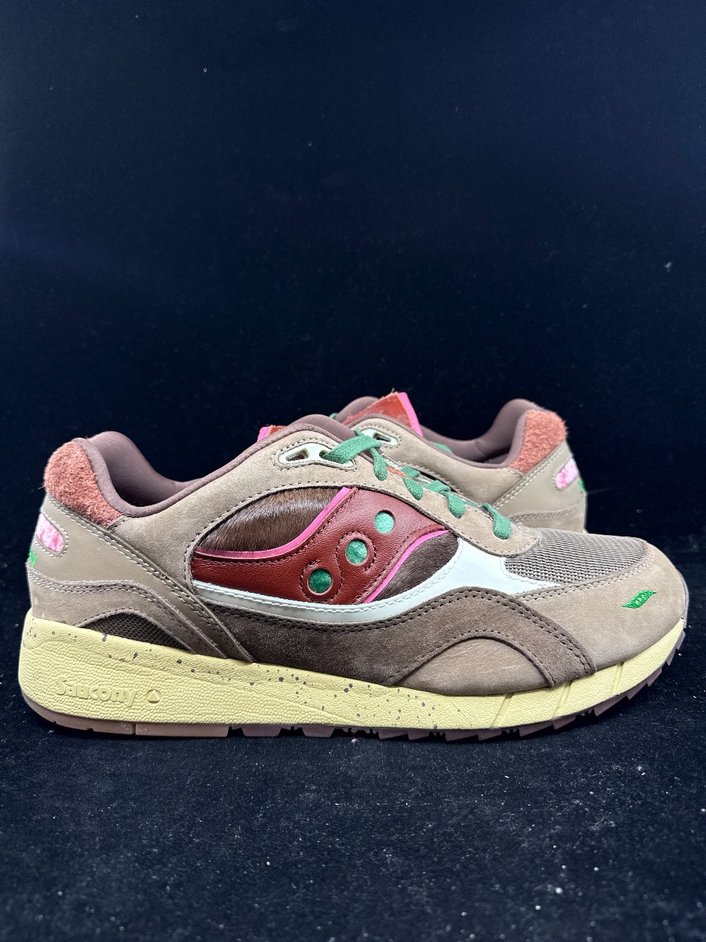 *USED* SAUCONY SHADOW 6000 - FEATURE CHOCOLATE CHIP