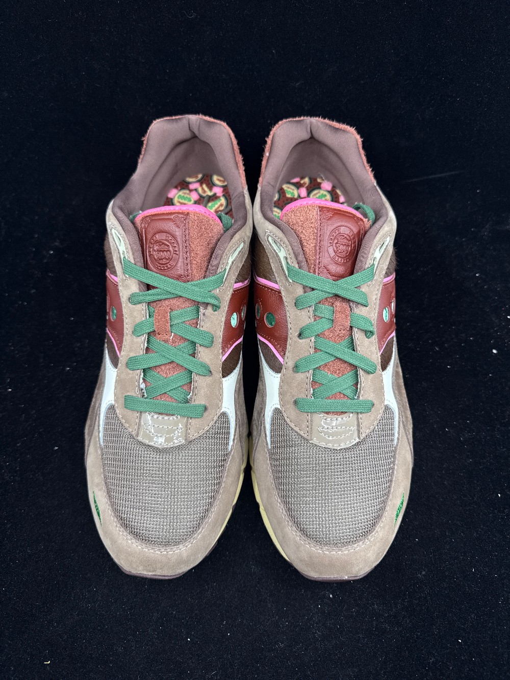 *USED* SAUCONY SHADOW 6000 - FEATURE CHOCOLATE CHIP