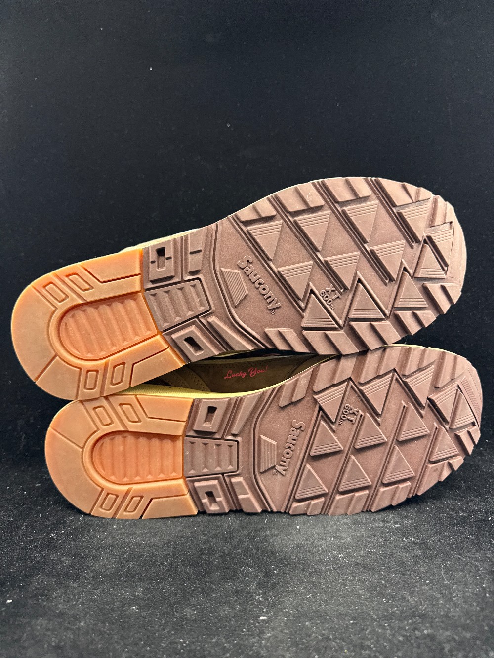 *USED* SAUCONY SHADOW 6000 - FEATURE CHOCOLATE CHIP