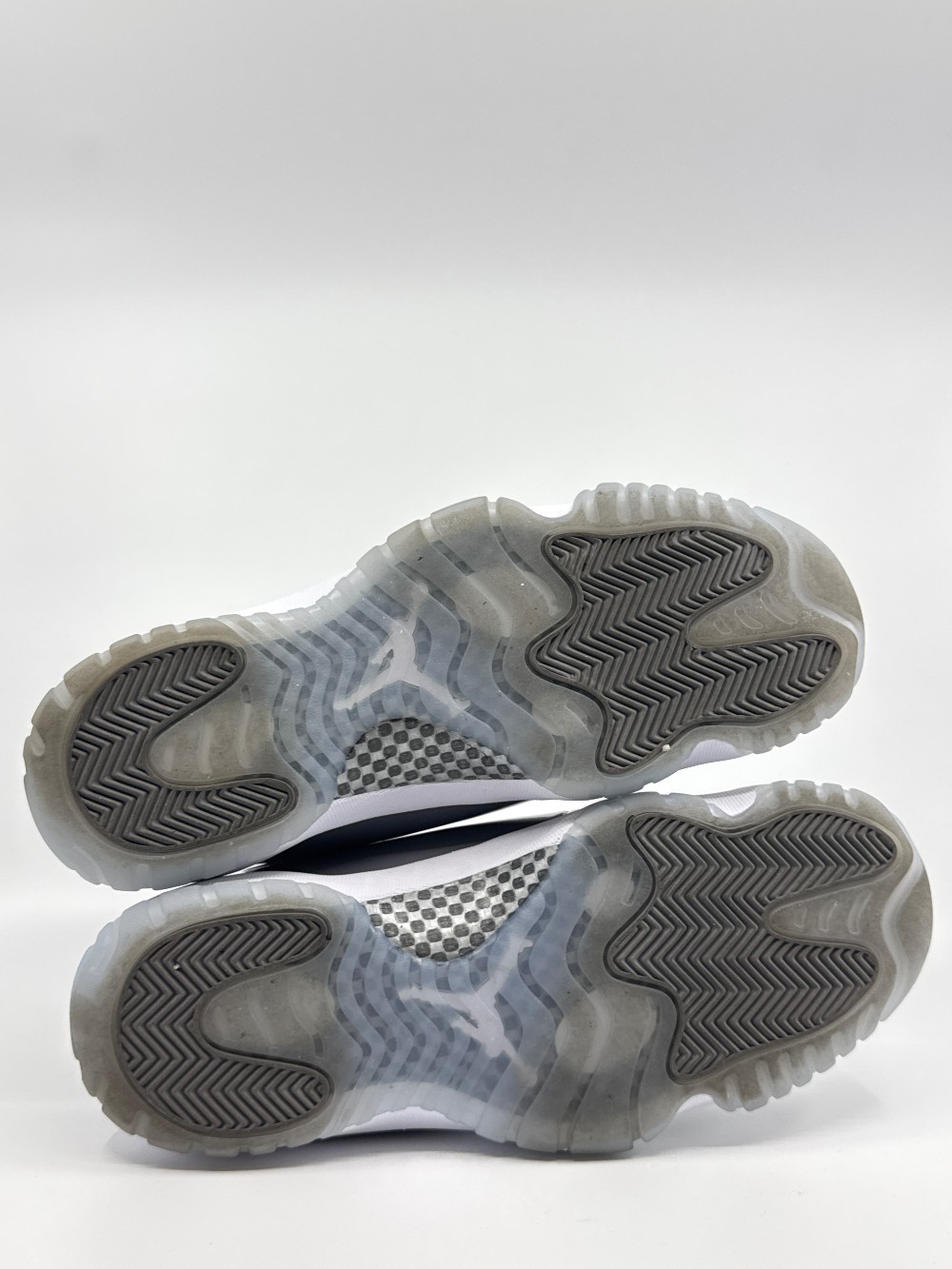 *USED* AJ 11 - COOL GREY (2021)