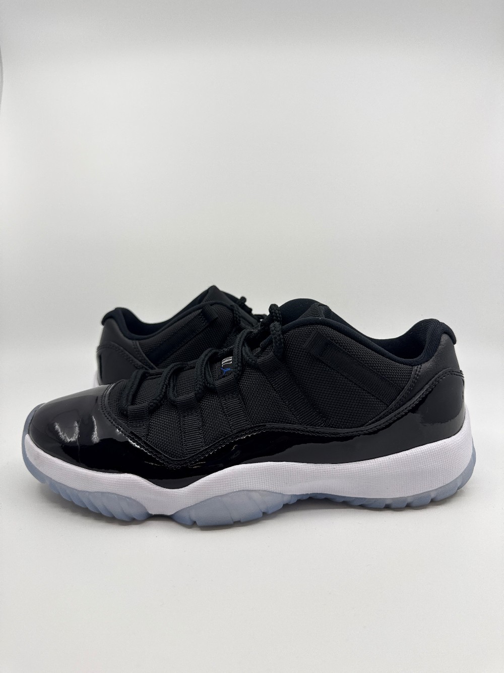 *USED* AJ 11 LOW - SPACE JAM