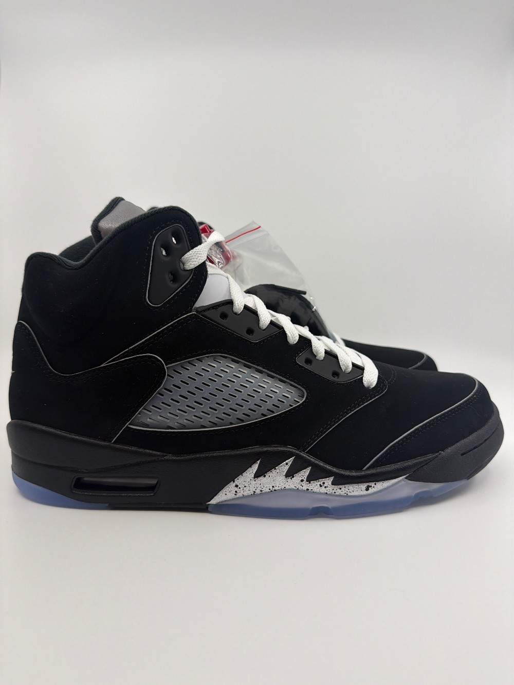 AJ 5 - BLACK METALLIC REIMAGINED
