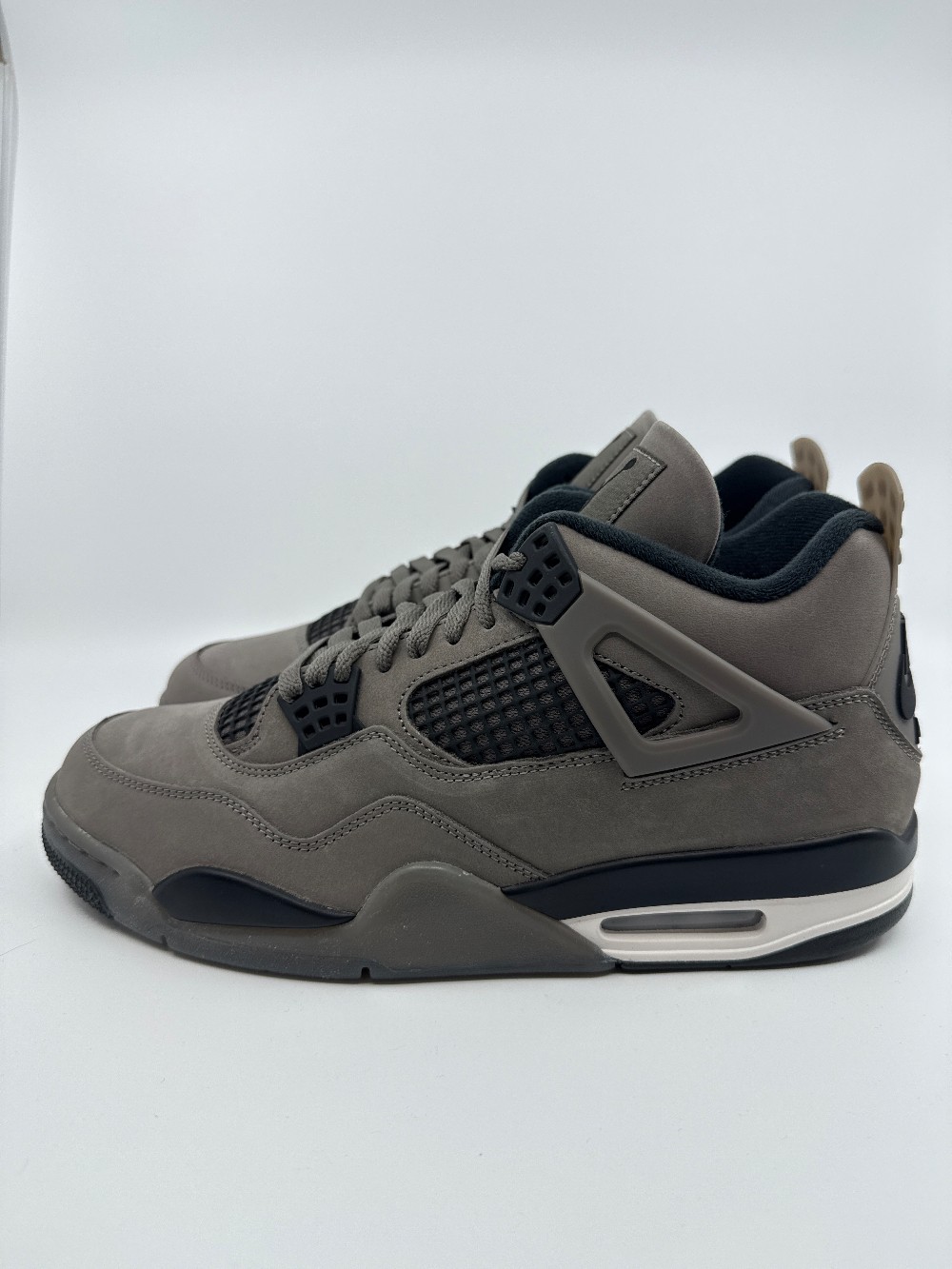 AJ 4 - CAVE STONE