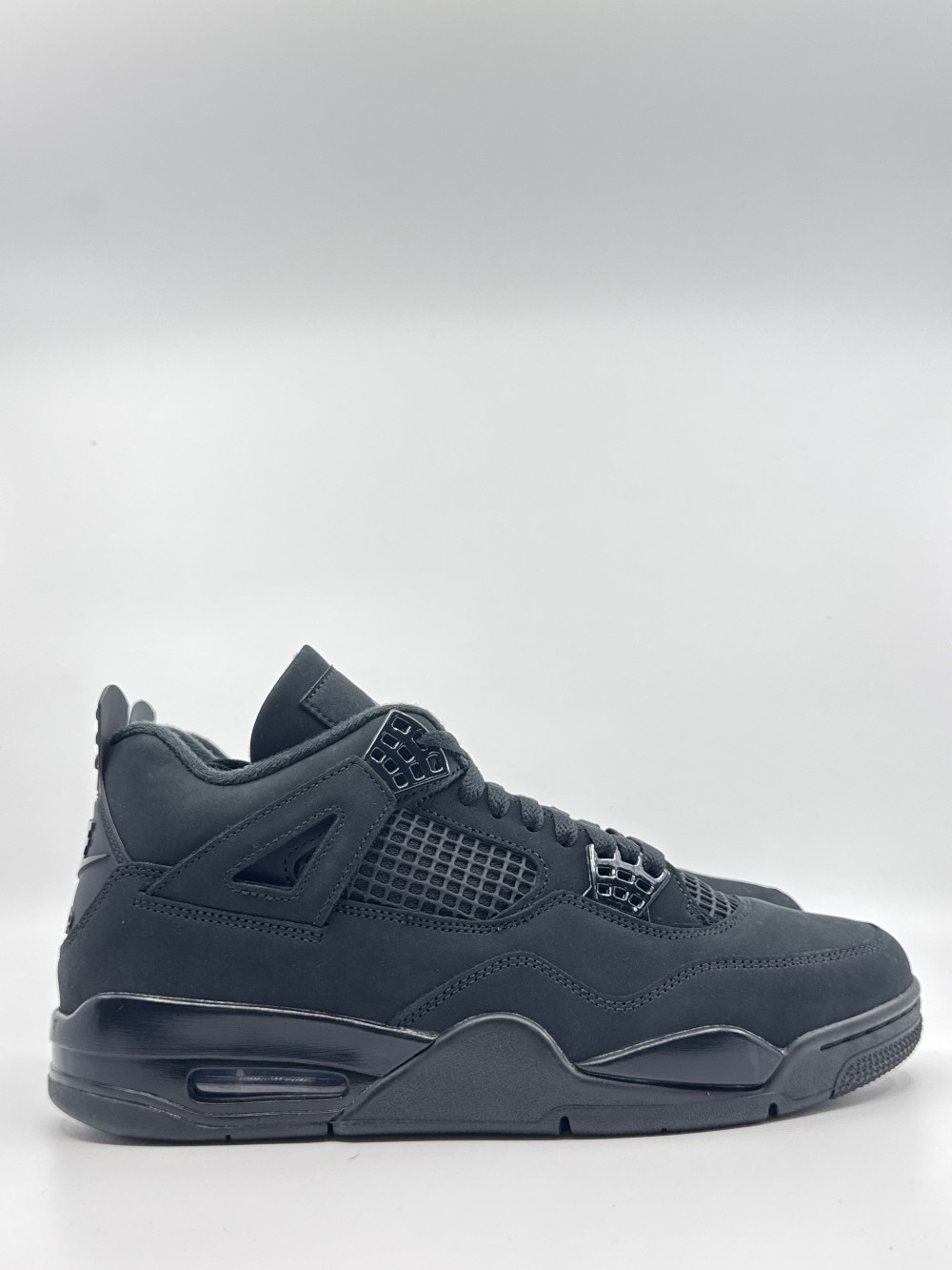 AJ 4 - BLACK CAT (2025)