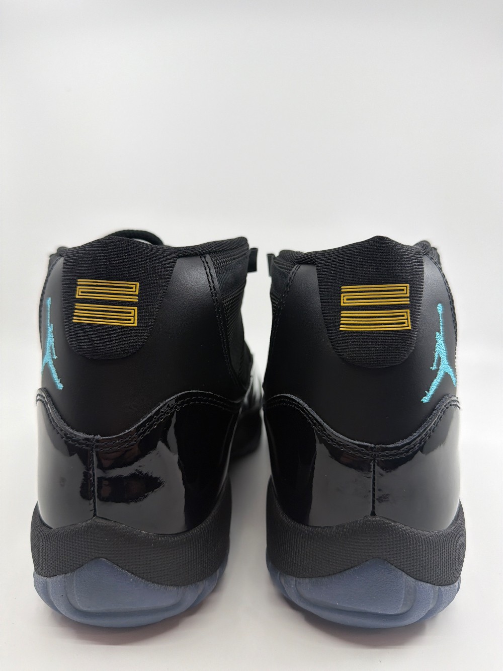 AJ 11 - GAMMA BLUE (2025)
