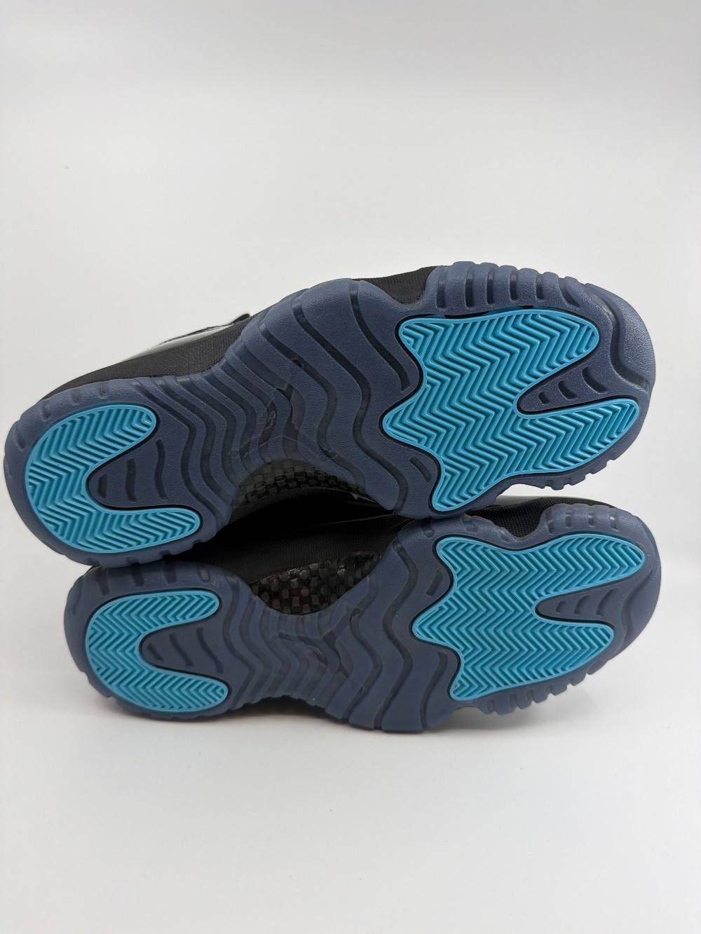 AJ 11 - GAMMA BLUE (2025)