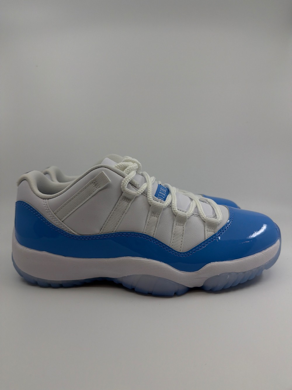 AJ 11 LOW - UNIVERSITY BLUE (2026)