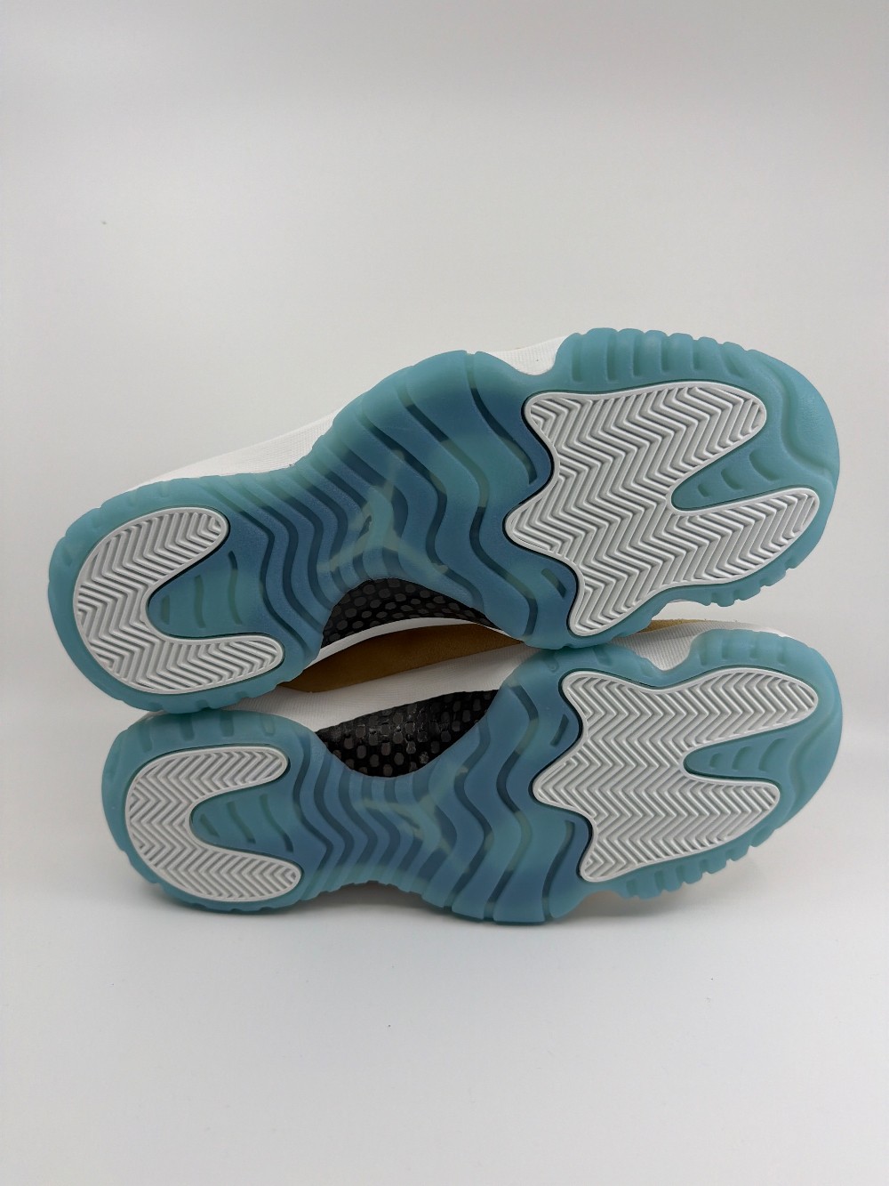 AJ 11 - H-TOWN