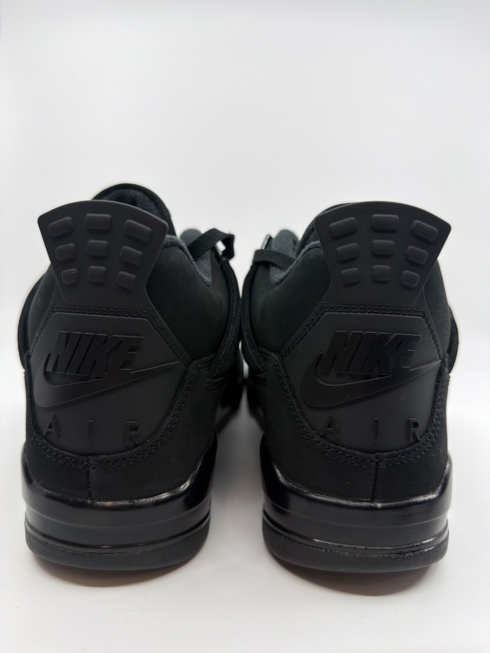 *USED/NO BOX* AJ 4 - BLACK CAT (2025)