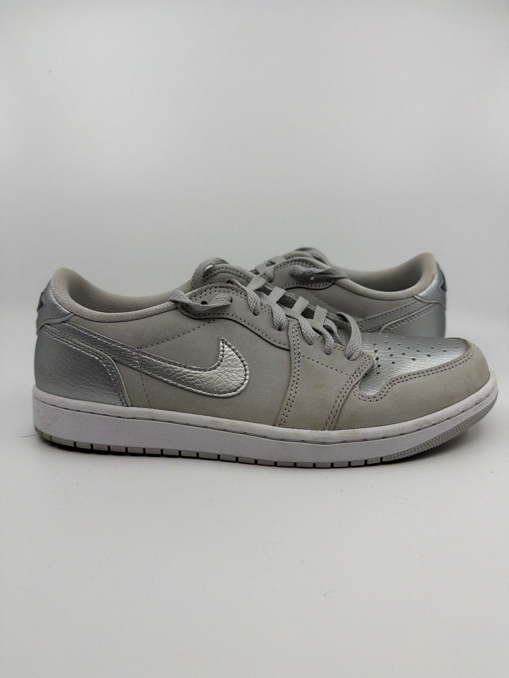 *USED/NO BOX* AJ 1 LOW OG - METALLIC SILVER