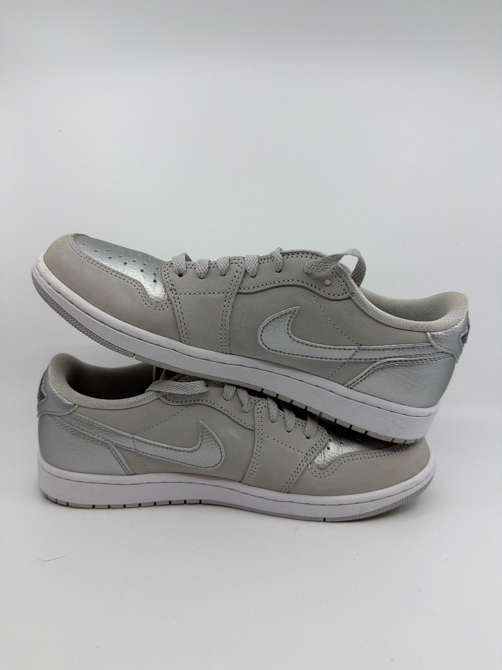 *USED/NO BOX* AJ 1 LOW OG - METALLIC SILVER