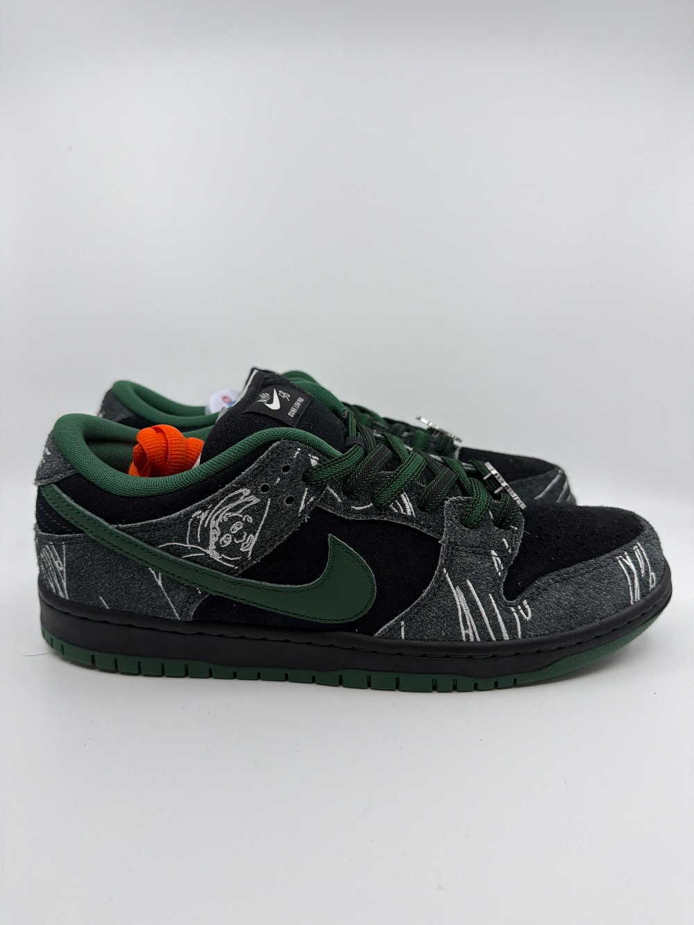 *SPECIAL BOX* NIKE SB DUNK LOW - THERE SKATEBOARDS