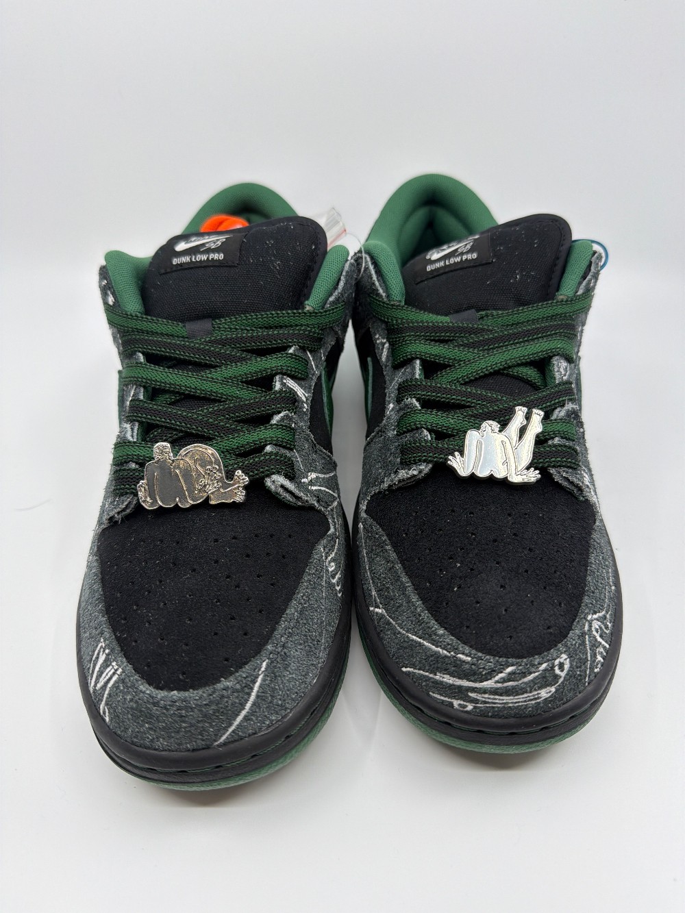 *SPECIAL BOX* NIKE SB DUNK LOW - THERE SKATEBOARDS
