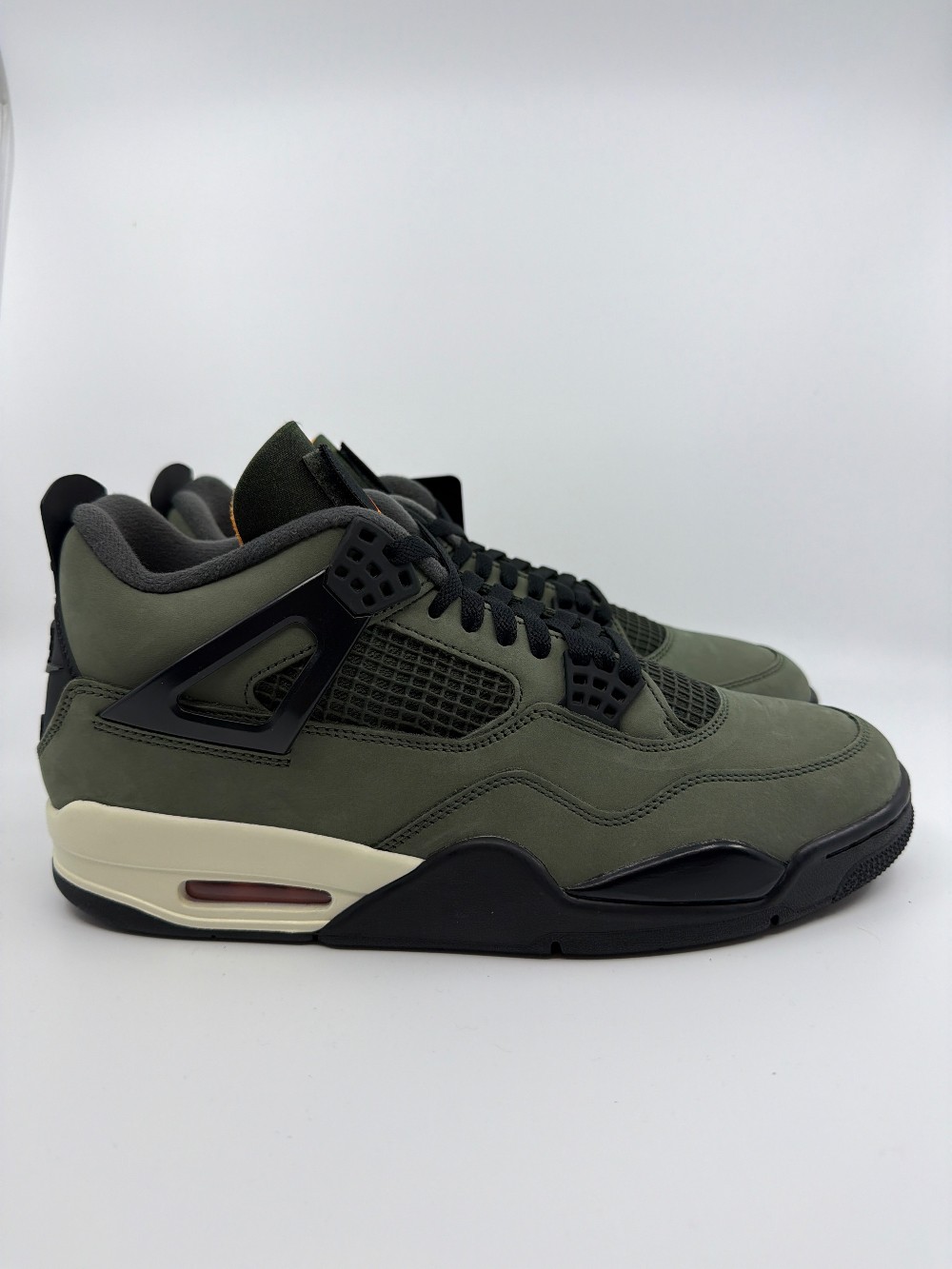 AJ 4 - UNDEFEATED (2025)