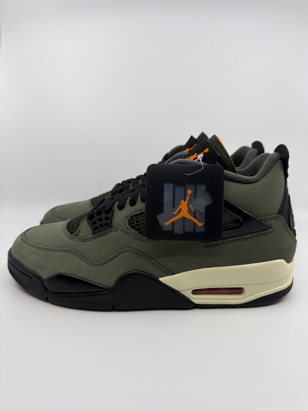 AJ 4 - UNDEFEATED (2025)